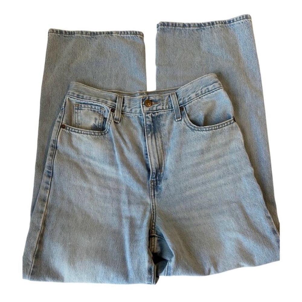 Levis High Waisted Straight Jeans Womens
27 Light Wash